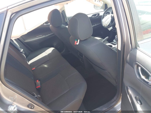 44965504 :رقم المزاد ، 3N1AB7AP8JY310572 vin ، 2018 Nissan Sentra S مزاد بيع