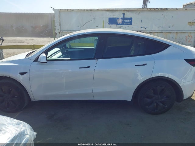 Продажа на аукционе авто 2025 Tesla Model Y Long Range Dual Motor Rear-wheel Drive, vin: 7SAYGDED5SF316468, номер лота: 44965536