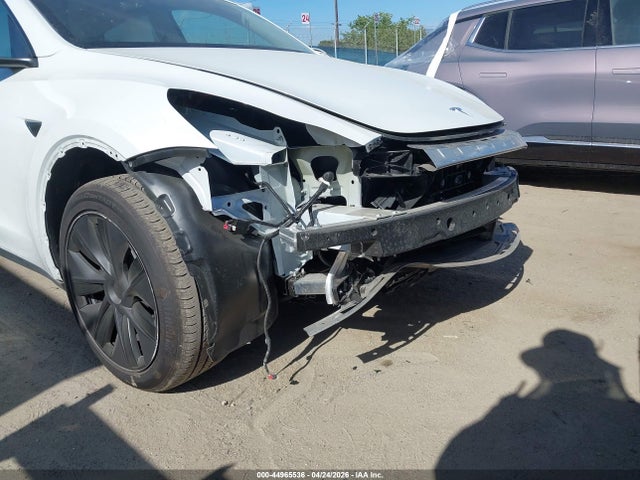 Продажа на аукционе авто 2025 Tesla Model Y Long Range Dual Motor Rear-wheel Drive, vin: 7SAYGDED5SF316468, номер лота: 44965536