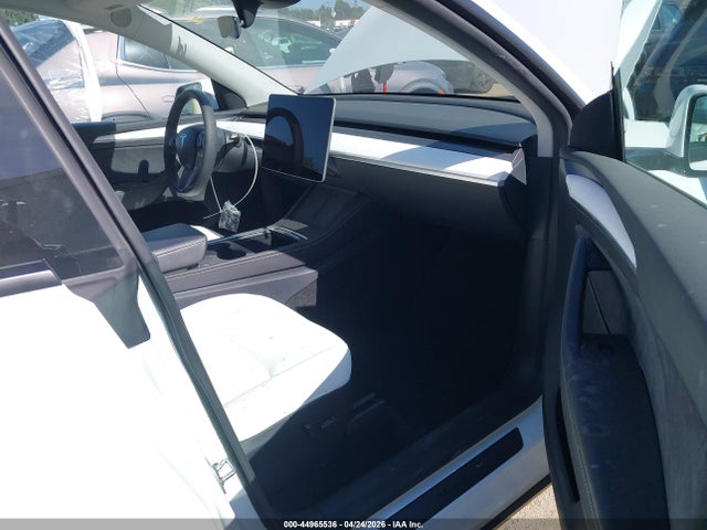 Продажа на аукционе авто 2025 Tesla Model Y Long Range Dual Motor Rear-wheel Drive, vin: 7SAYGDED5SF316468, номер лота: 44965536