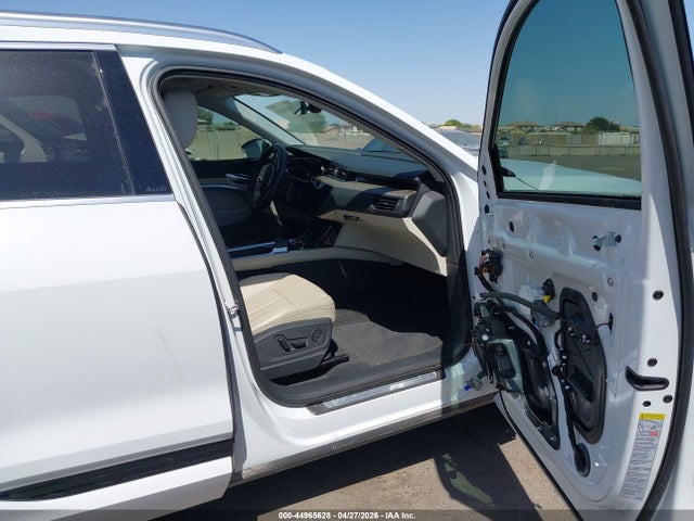 Aukcja sprzedaży 2024 Audi Q8 E-tron Premium Plus Quattro, vin: WA15ABGE0RB015187, numer aukcji: 44965628