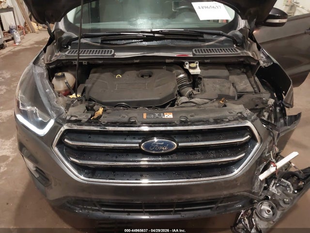 44965637 :رقم المزاد ، 1FMCU9J93JUB63010 vin ، 2018 Ford Escape Titanium مزاد بيع