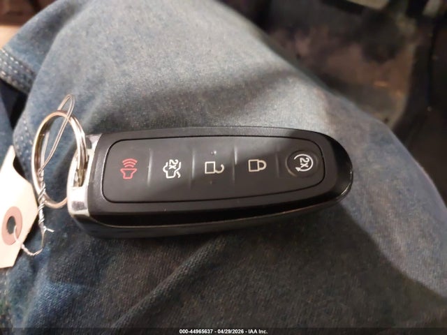 44965637 :رقم المزاد ، 1FMCU9J93JUB63010 vin ، 2018 Ford Escape Titanium مزاد بيع