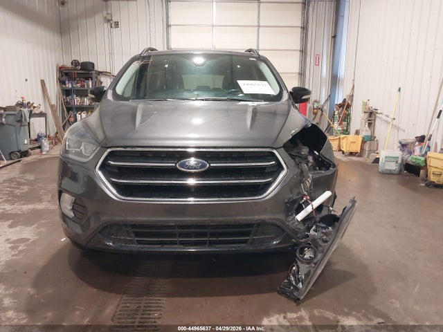 44965637 :رقم المزاد ، 1FMCU9J93JUB63010 vin ، 2018 Ford Escape Titanium مزاد بيع