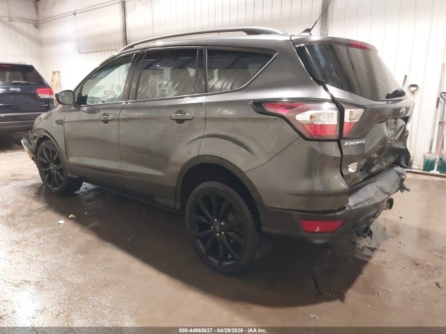 44965637 :رقم المزاد ، 1FMCU9J93JUB63010 vin ، 2018 Ford Escape Titanium مزاد بيع