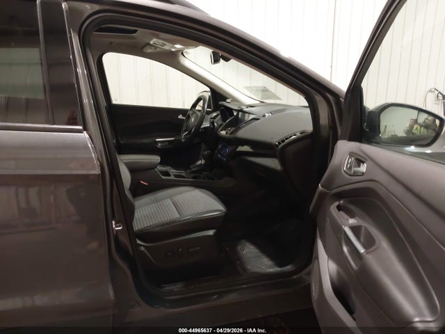 44965637 :رقم المزاد ، 1FMCU9J93JUB63010 vin ، 2018 Ford Escape Titanium مزاد بيع