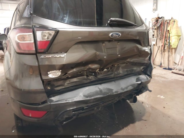 44965637 :رقم المزاد ، 1FMCU9J93JUB63010 vin ، 2018 Ford Escape Titanium مزاد بيع