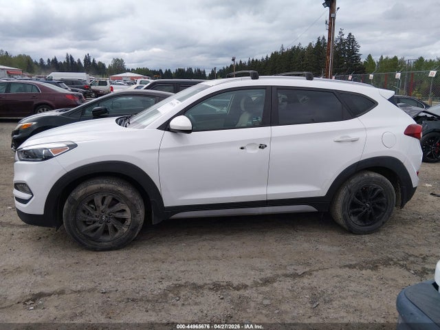 KM8J3CA44HU391488 Hyundai TUCSON SE