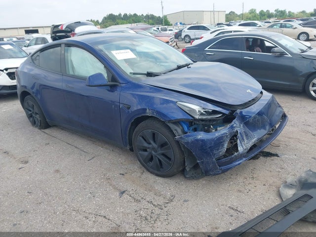 Tesla Model Y Long Range Dual Motor All-wheel Drive 2024 7SAYGAEE3RF159105 главное изображение