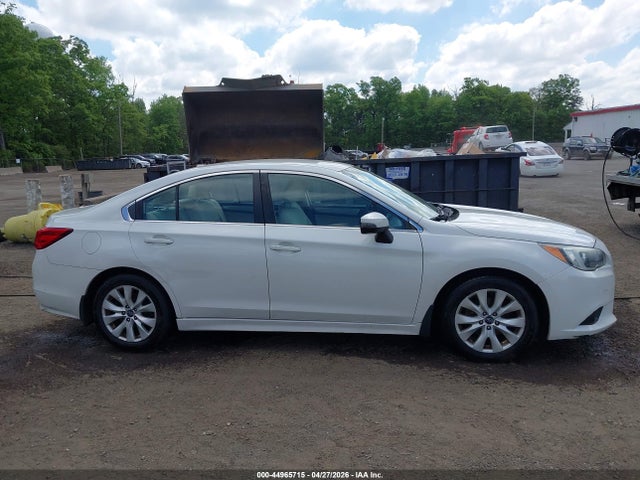 2015 Subaru Legacy 2.5i Premium მანქანა იყიდება აუქციონზე, vin: 4S3BNBF65F3053611, აუქციონის ნომერი: 44965715