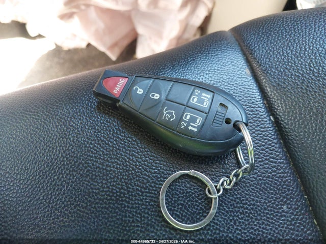 2014 Chrysler Town & Country Touring მანქანა იყიდება აუქციონზე, vin: 2C4RC1BG6ER160802, აუქციონის ნომერი: 44965732