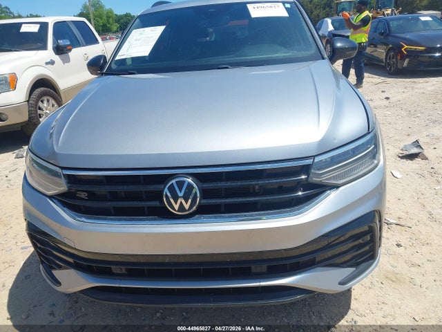 Продажа на аукционе авто 2022 Volkswagen Tiguan 2.0t Se R-line Black, vin: 3VV8B7AX2NM117814, номер лота: 44965827