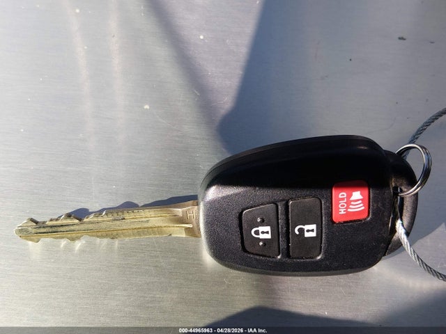 Toyota RAV4 LE 2018 JTMZFREV1JJ151097 Image 11