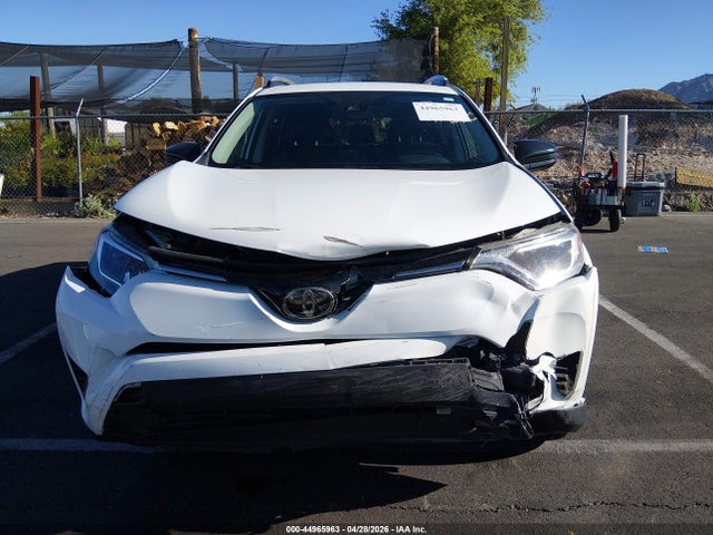 Toyota RAV4 LE 2018 JTMZFREV1JJ151097 Image 12