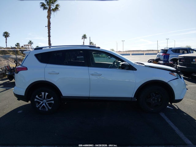 Toyota RAV4 LE 2018 JTMZFREV1JJ151097 Image 13