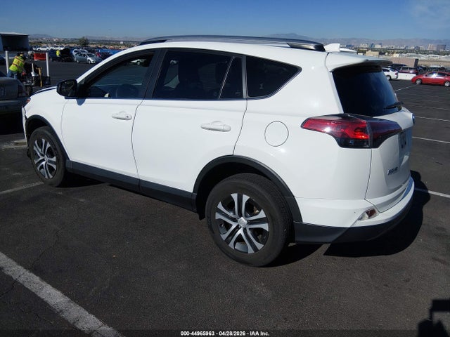 Toyota RAV4 LE 2018 JTMZFREV1JJ151097 Image 3