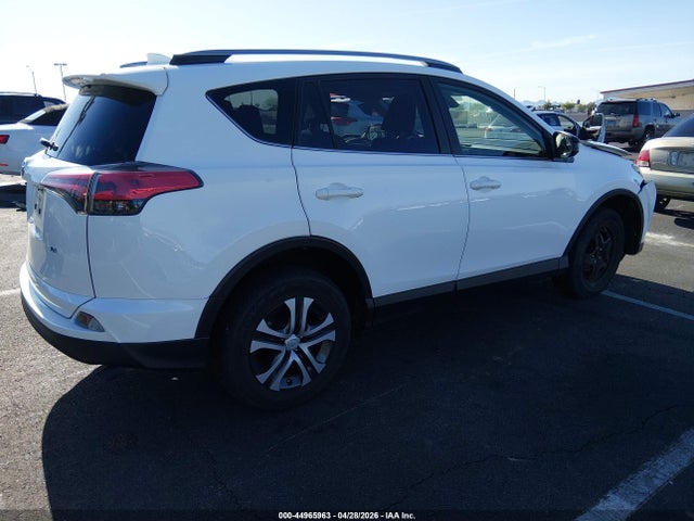 Toyota RAV4 LE 2018 JTMZFREV1JJ151097 Image 4