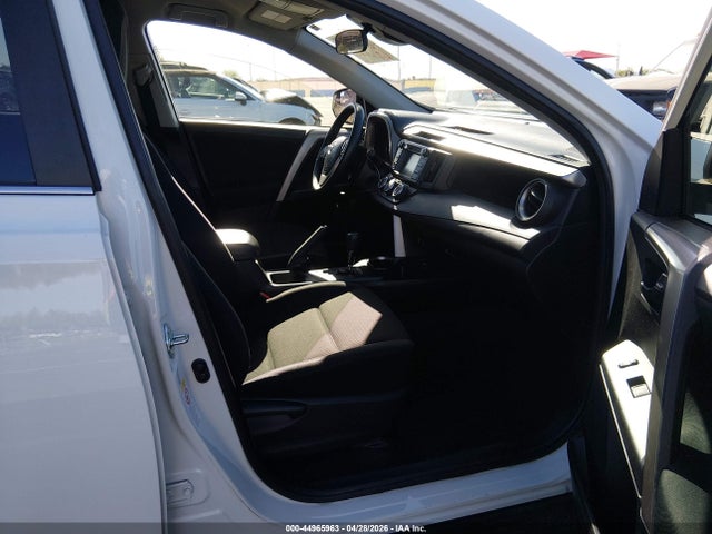 Toyota RAV4 LE 2018 JTMZFREV1JJ151097 Image 5