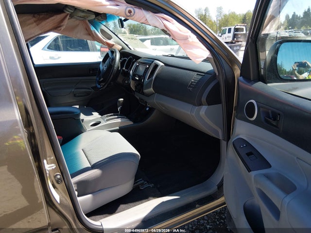Toyota Tacoma Base V6 2015 3TMLU4EN1FM184898 Image 18