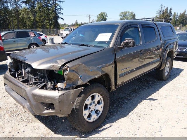 Toyota Tacoma Base V6 2015 3TMLU4EN1FM184898 Image 2