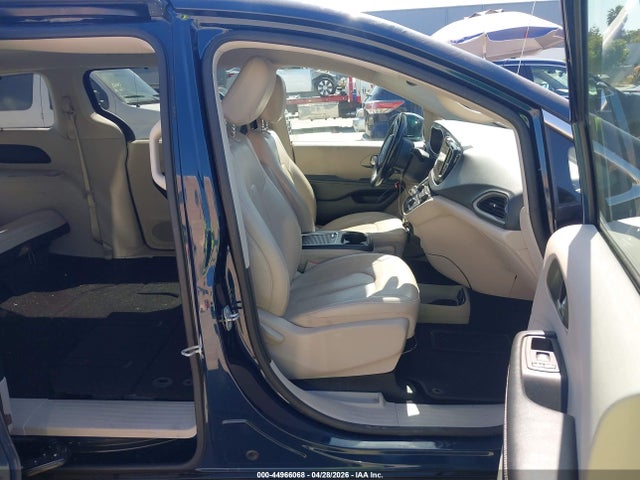 Продаж на аукціоні авто 2021 Chrysler Pacifica Touring L, vin: 2C4RC1BG9MR584392, номер лоту: 44966068