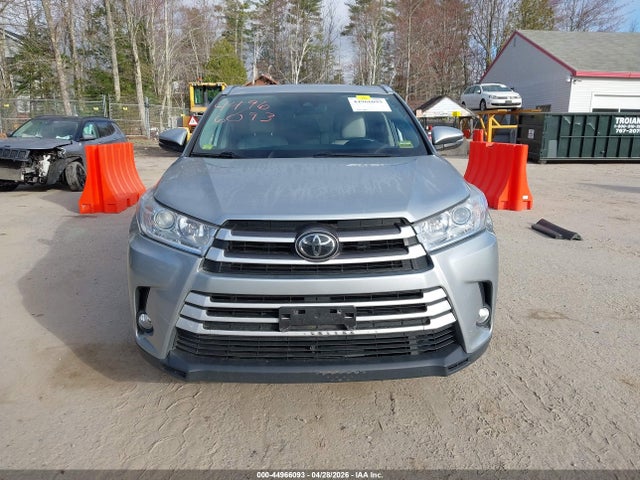 Продажа на аукционе авто 2019 Toyota Highlander Xle, vin: 5TDJZRFH2KS576037, номер лота: 44966093