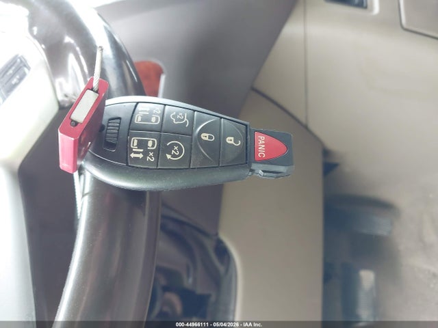 2014 Chrysler Town & Country Touring-l მანქანა იყიდება აუქციონზე, vin: 2C4RC1CG2ER231654, აუქციონის ნომერი: 44966111