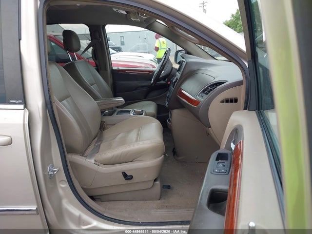 2014 Chrysler Town & Country Touring-l მანქანა იყიდება აუქციონზე, vin: 2C4RC1CG2ER231654, აუქციონის ნომერი: 44966111