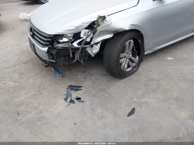 Продажа на аукционе авто 2019 Volkswagen Passat 2.0t Wolfsburg Edition, vin: 1VWLA7A37KC009370, номер лота: 44966115