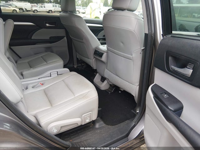 Toyota Highlander Xle 2017 5TDJZRFH3HS512565 Image 8