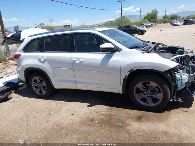 Toyota Highlander Limited Platinum 2017 5TDDZRFH1HS454579 Image 14