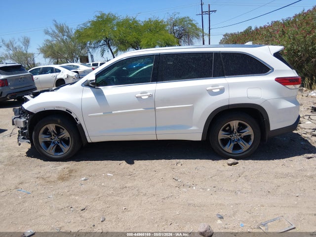 Toyota Highlander Limited Platinum 2017 5TDDZRFH1HS454579 Image 15