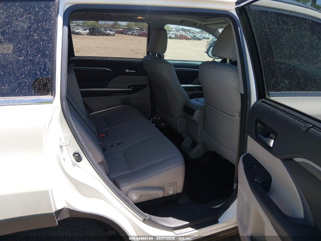 Toyota Highlander Limited Platinum 2017 5TDDZRFH1HS454579 Image 8