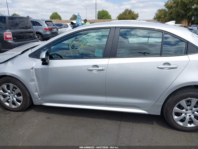 5YFB4MDE7SP269731 Toyota COROLLA LE