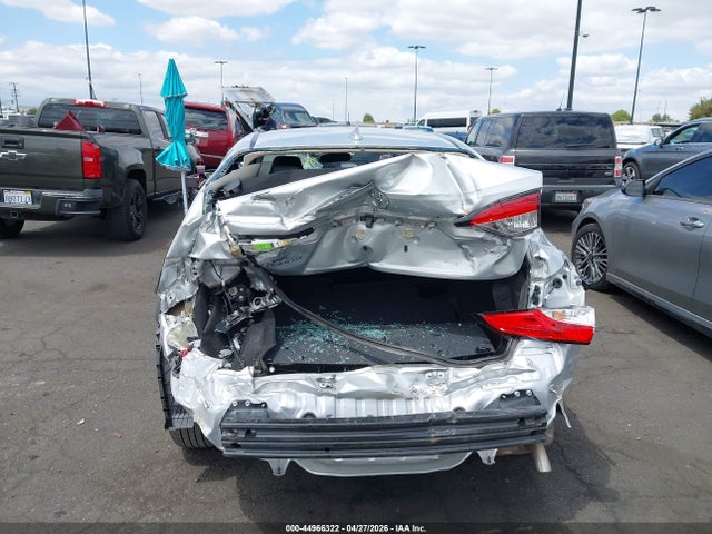 5YFB4MDE7SP269731 Toyota COROLLA LE
