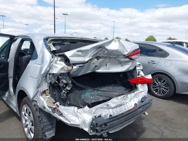 5YFB4MDE7SP269731 Toyota COROLLA LE