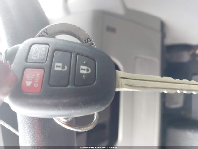 44966372 :رقم المزاد ، 5TDZZRFH9KS289815 vin ، 2019 Toyota Highlander Le Plus مزاد بيع