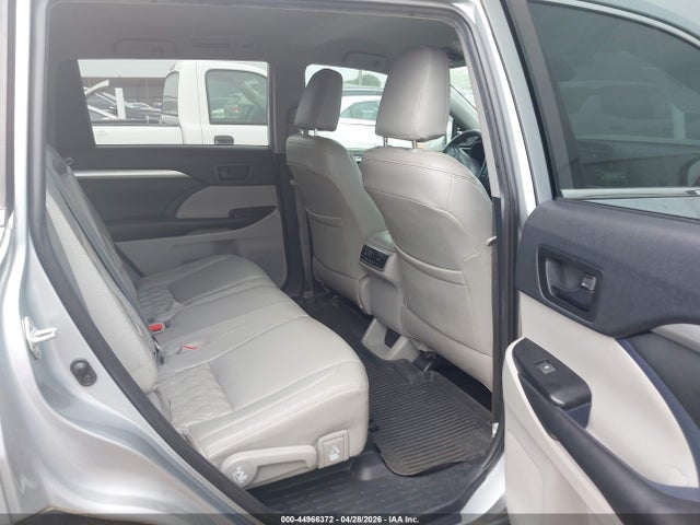 44966372 :رقم المزاد ، 5TDZZRFH9KS289815 vin ، 2019 Toyota Highlander Le Plus مزاد بيع