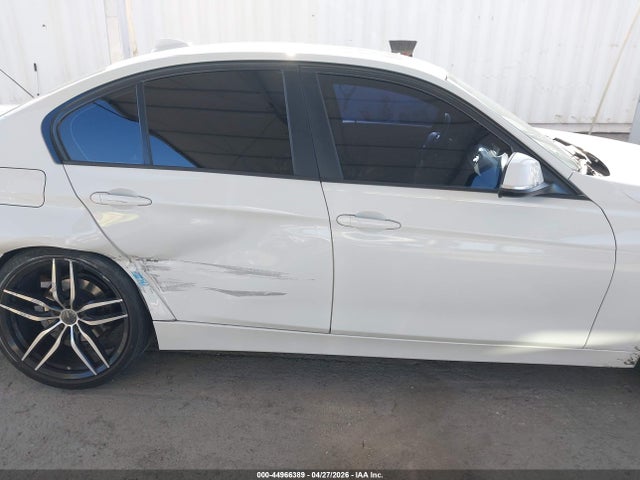 BMW 320i 2016 WBA8E1G56GNT34720 Image 14