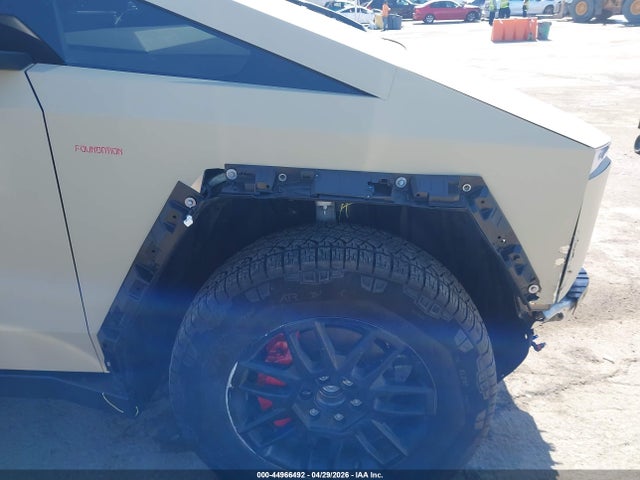 44966492 :رقم المزاد ، 7G2CEHED3RA048285 vin ، 2024 Tesla Cybertruck مزاد بيع