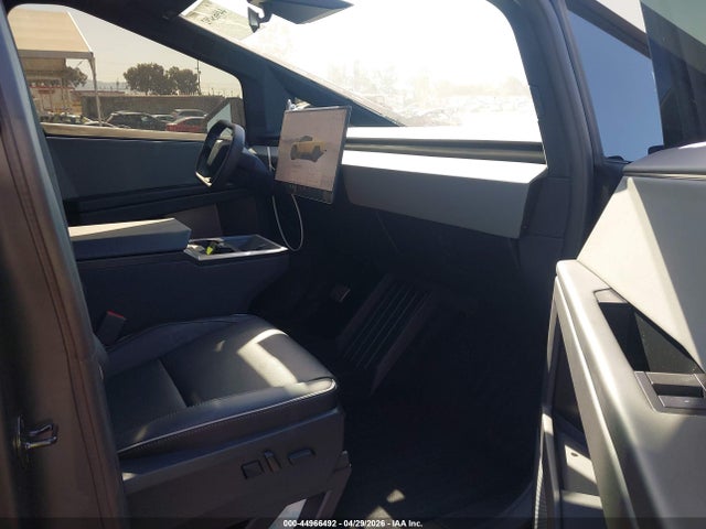 44966492 :رقم المزاد ، 7G2CEHED3RA048285 vin ، 2024 Tesla Cybertruck مزاد بيع