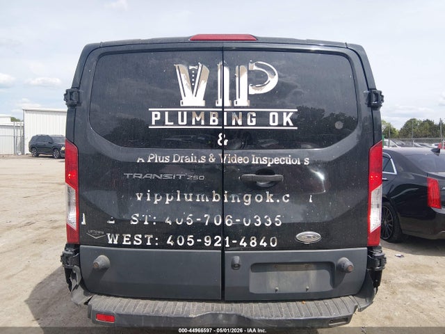 44966597 :رقم المزاد ، 1FTNR2ZM5FKA27883 vin ، 2015 Ford Transit-250 مزاد بيع