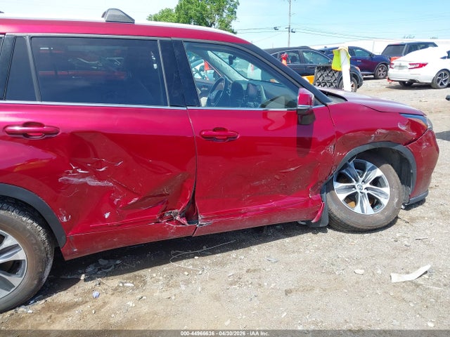 44966636 :رقم المزاد ، 5TDGZRBH2NS595059 vin ، 2022 Toyota Highlander Xle مزاد بيع