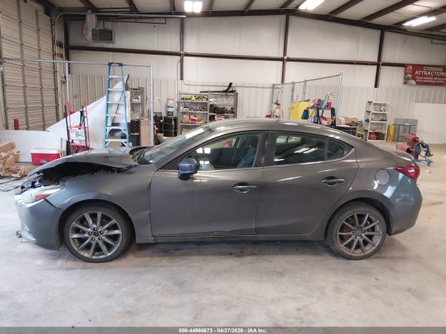 44966673 :رقم المزاد ، 3MZBN1V3XJM192297 vin ، 2018 Mazda Mazda3 Touring مزاد بيع