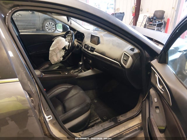 44966673 :رقم المزاد ، 3MZBN1V3XJM192297 vin ، 2018 Mazda Mazda3 Touring مزاد بيع
