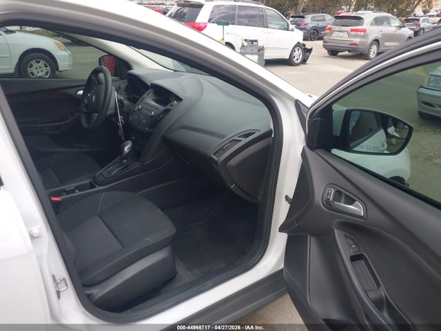 1FADP3K26JL287721 Ford FOCUS SE