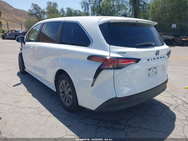 Продажа на аукционе авто 2022 Toyota Sienna Le, vin: 5TDKRKEC2NS106113, номер лота: 44966769