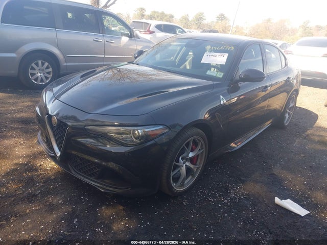 44966773 :رقم المزاد ، ZARFAEAV7J7578447 vin ، 2018 Alfa Romeo Giulia Quadrifoglio Rwd مزاد بيع