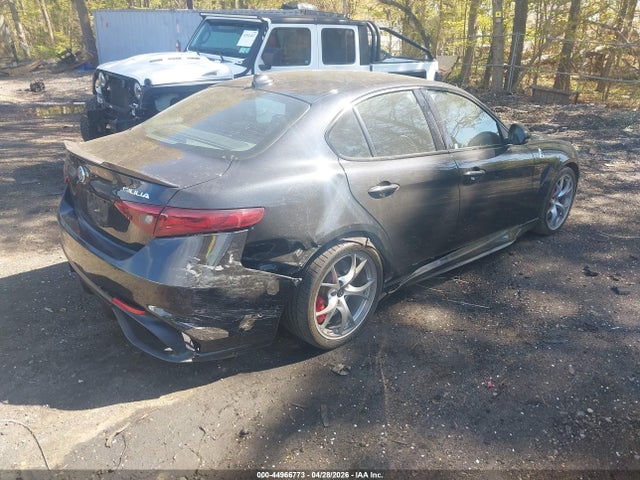 44966773 :رقم المزاد ، ZARFAEAV7J7578447 vin ، 2018 Alfa Romeo Giulia Quadrifoglio Rwd مزاد بيع
