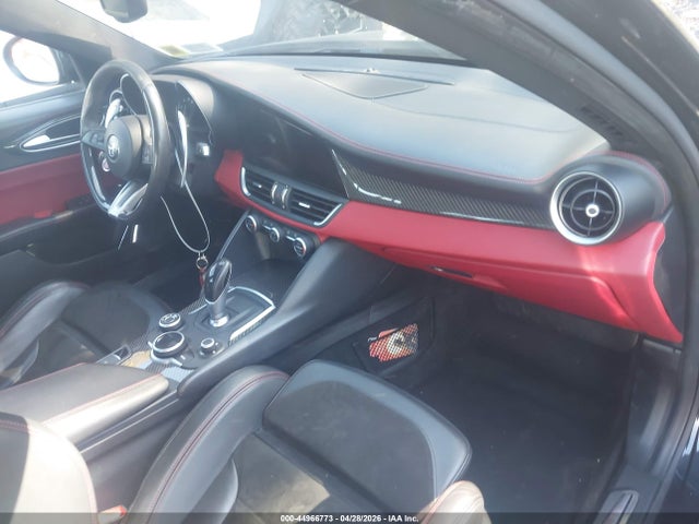 44966773 :رقم المزاد ، ZARFAEAV7J7578447 vin ، 2018 Alfa Romeo Giulia Quadrifoglio Rwd مزاد بيع